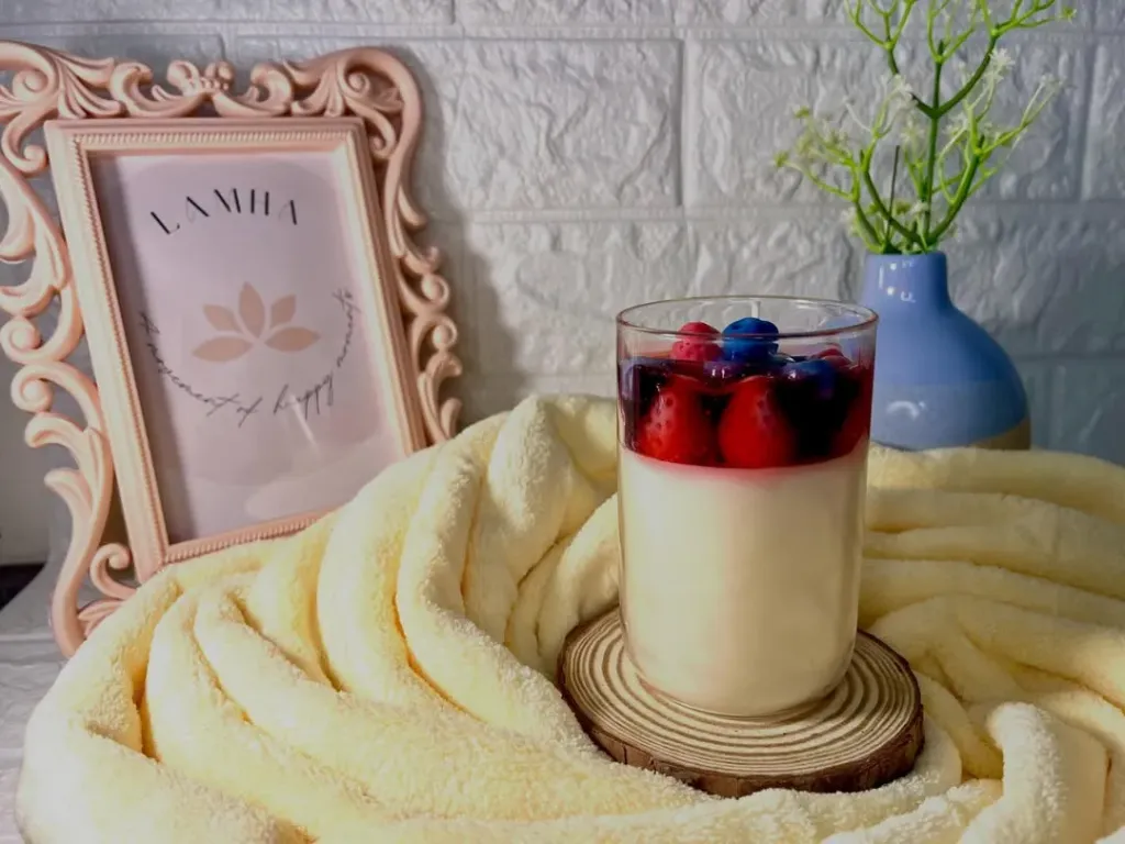 Lamha Cream & Berries